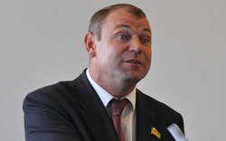 Скандально известный депутат Бриченко участвовал в отмене наказания за незаконное обогащение и рейдерском захвате церквей