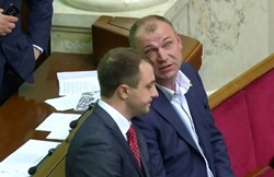 Скандальный нардеп Бриченко раздавал Новоодесситам очки, которые вредны для здоровья (Фото)