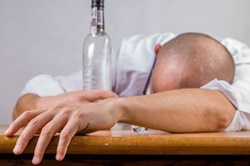 Вниманию жителей Новой Одессы! В Николаеве за неделю от алкоголя умерло 5 человек. Будьте внимательны!