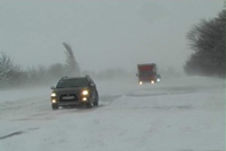 Дорогу на Николаев полностью замело, возле Себино в пробке около 800 машин (фото)