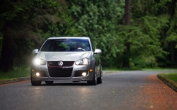 Вниманию Новоодесских водителей! С 1 октября на загородных дорогах необходимо включать дневные ходовые огни или ближний свет фар!