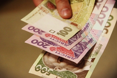 В Украине начались выплаты одноразовой денежной помощи в размере 1000 гривен